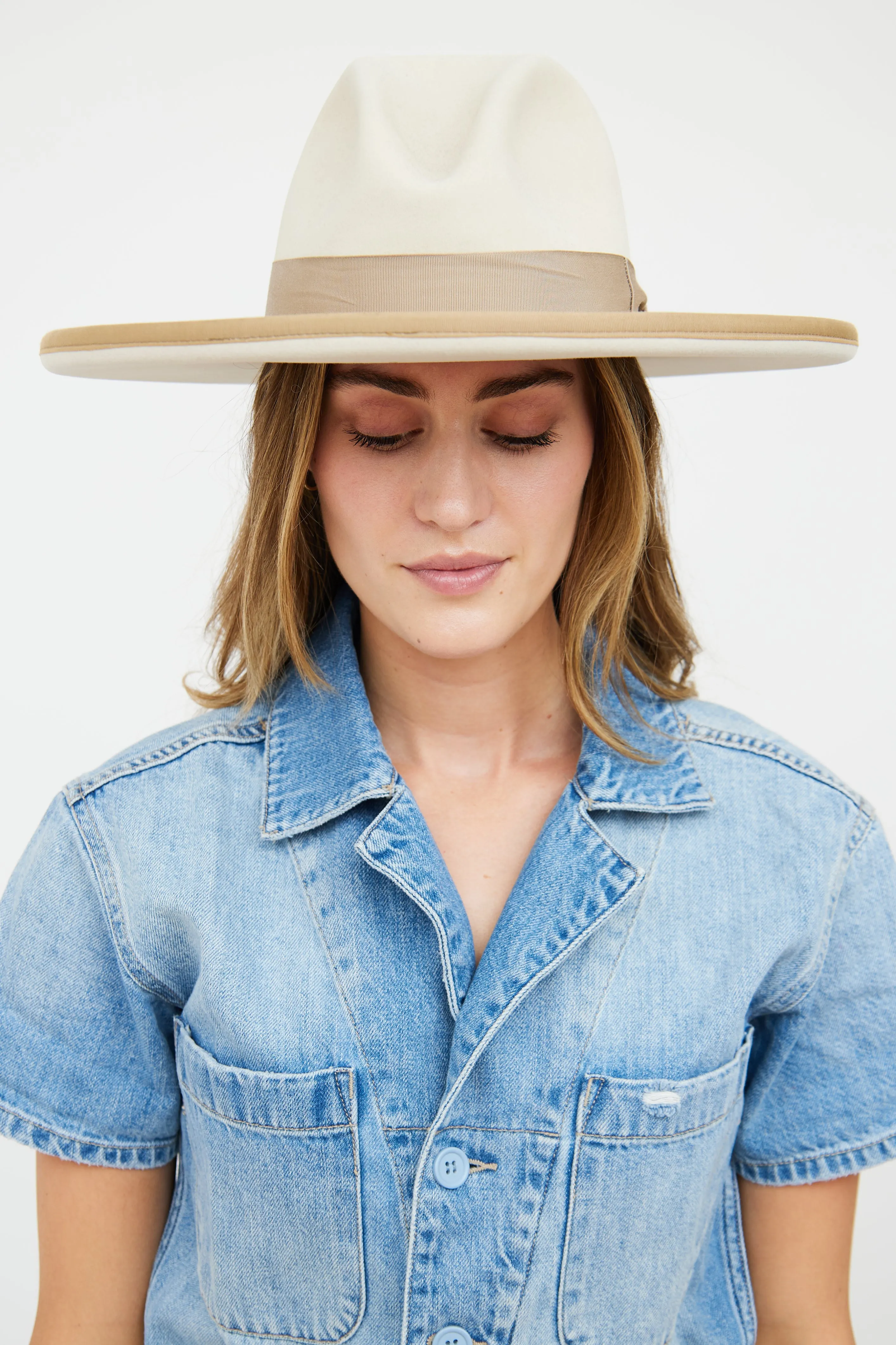Beige Felt Round Brim Western Hat