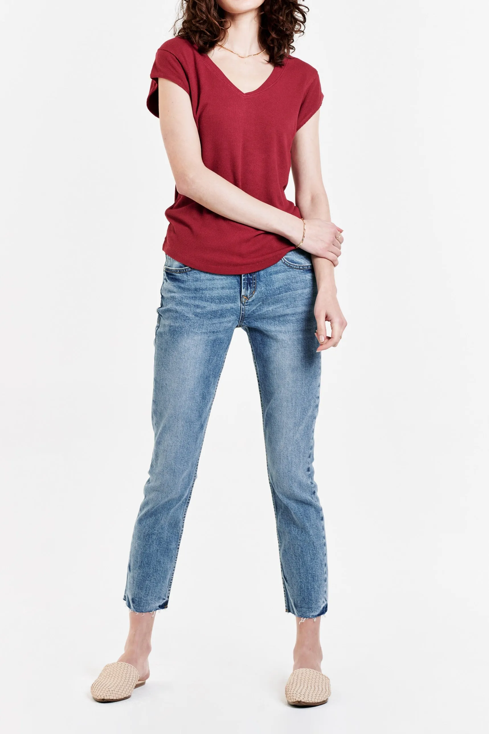 URI THERMAL V-NECK TOP GOJI BERRY